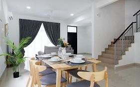 Desaru Minimalism Muji Style By Joyfully 35M7